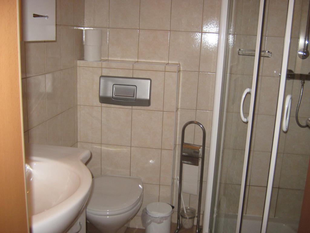 2 Sterne Gasthof Kienklause Steinbach am Attersee Zimmer foto